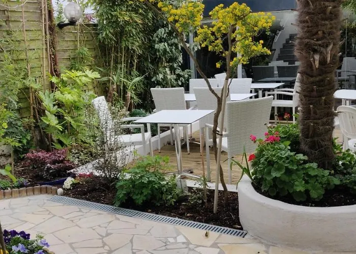 Logis Hotel Les Bleuets